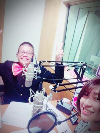 ▲MBC南日本放送は、鹿児島のスタジオから参加。岩﨑弘志アナウンサー（右）、MBCラジオ編成局・白坂麻生さん