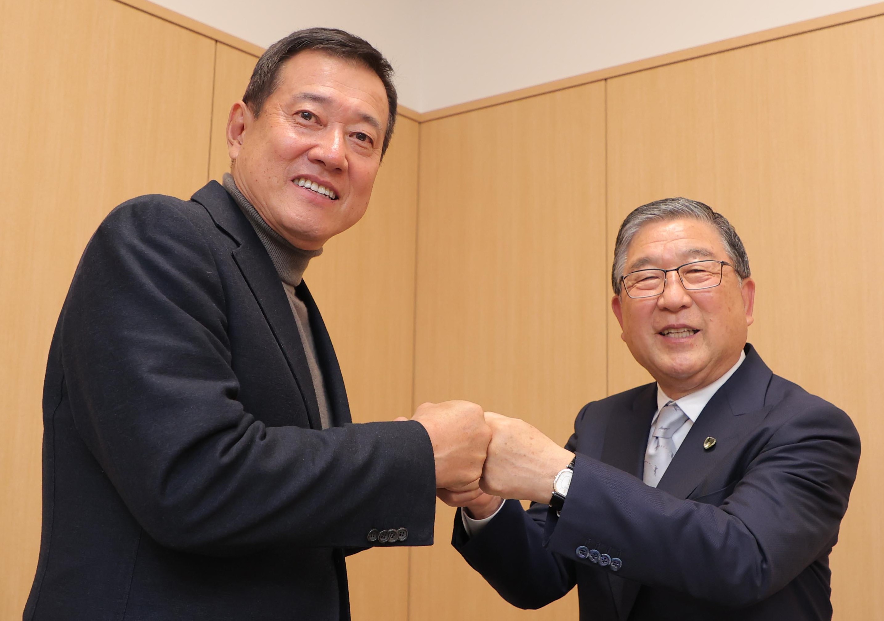 読売巨人軍・原辰徳監督と徳光和夫氏との新春恒例対談！ | 無料の 